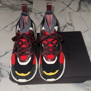 Men’s Valentino lace up sneaker